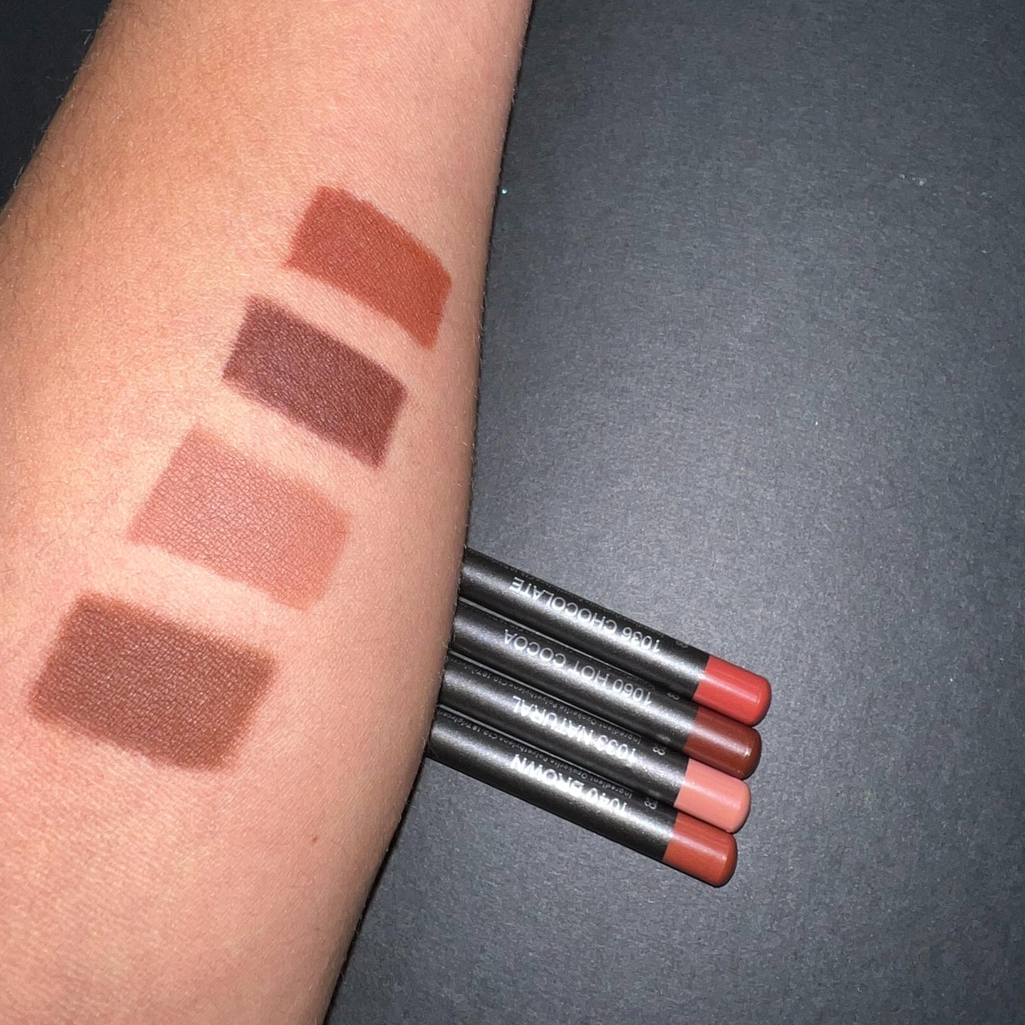 Italia Deluxe Lip and Eye Liners, Creamy, Highly Pigmented